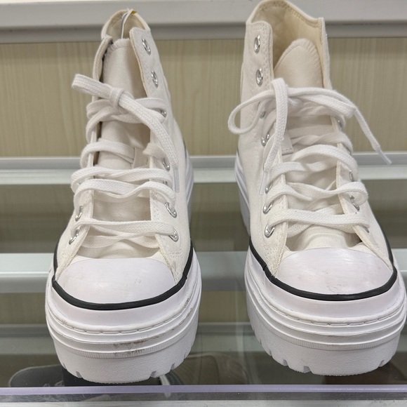 Converse White Platform High-Tops Brand New NWT. - Picture 3 of 7